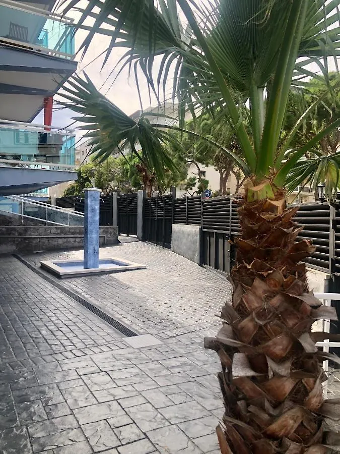 ApartBeach LA CUMBRE Vista Playa Climatizado Salou 0*,